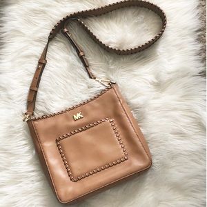 michael kors gloria pocket swing pack